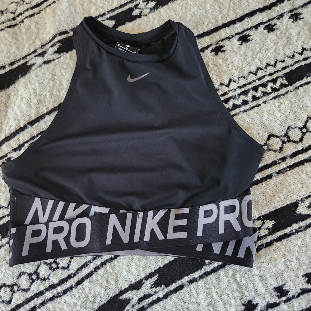 Nike pro sports bra